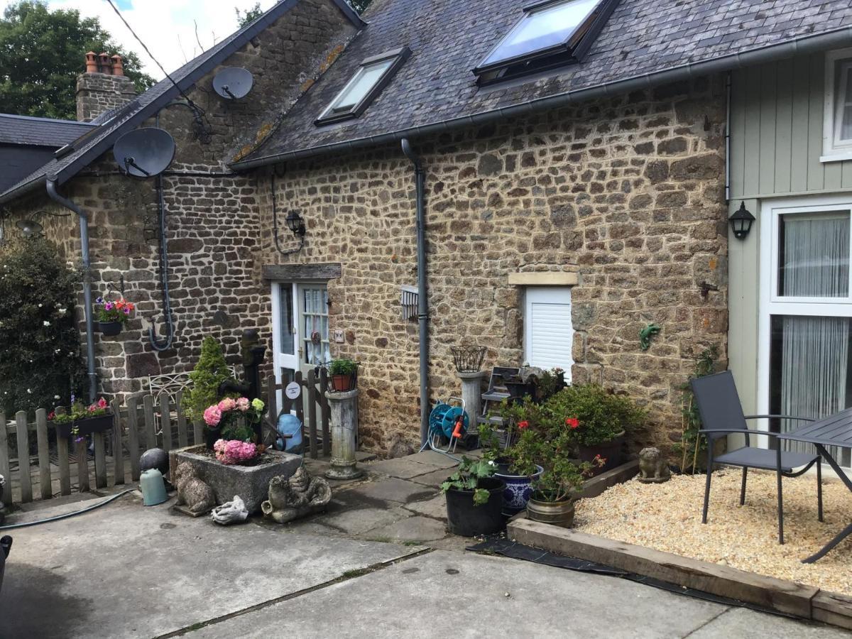 Appartement Les Petits Champs à Buais-les-Monts Extérieur photo