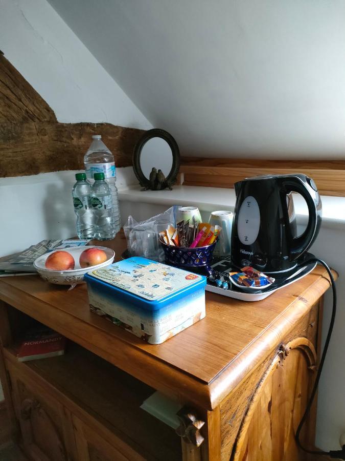 Appartement Les Petits Champs à Buais-les-Monts Extérieur photo