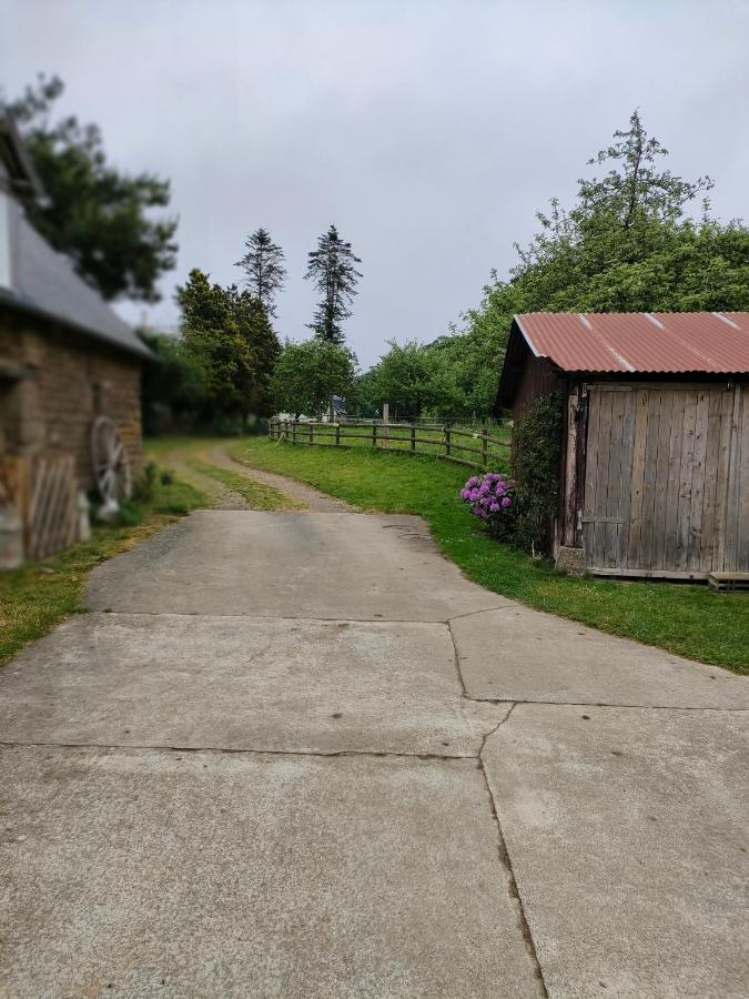Appartement Les Petits Champs à Buais-les-Monts Extérieur photo